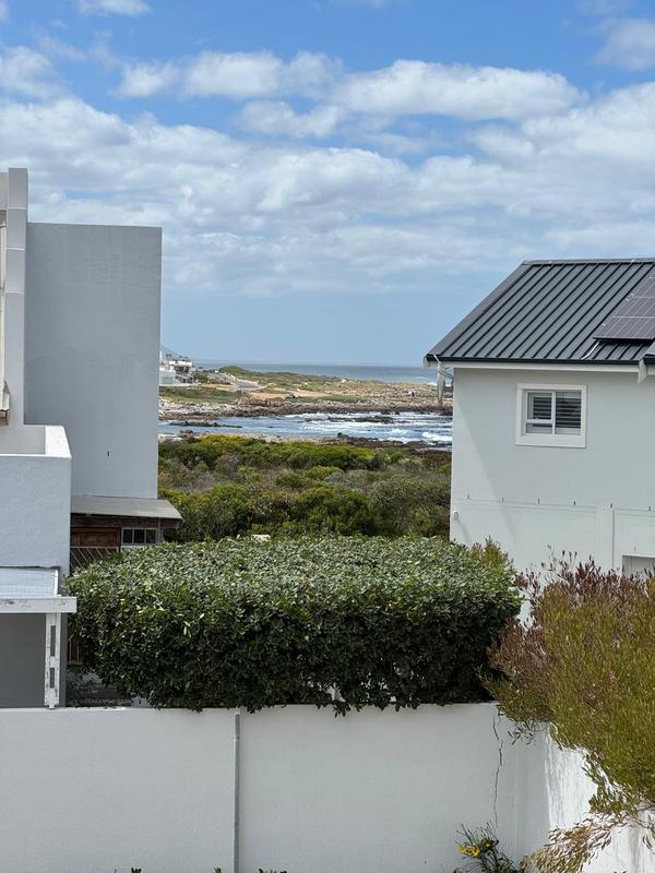 4 Bedroom Property for Sale in Sandbaai Western Cape